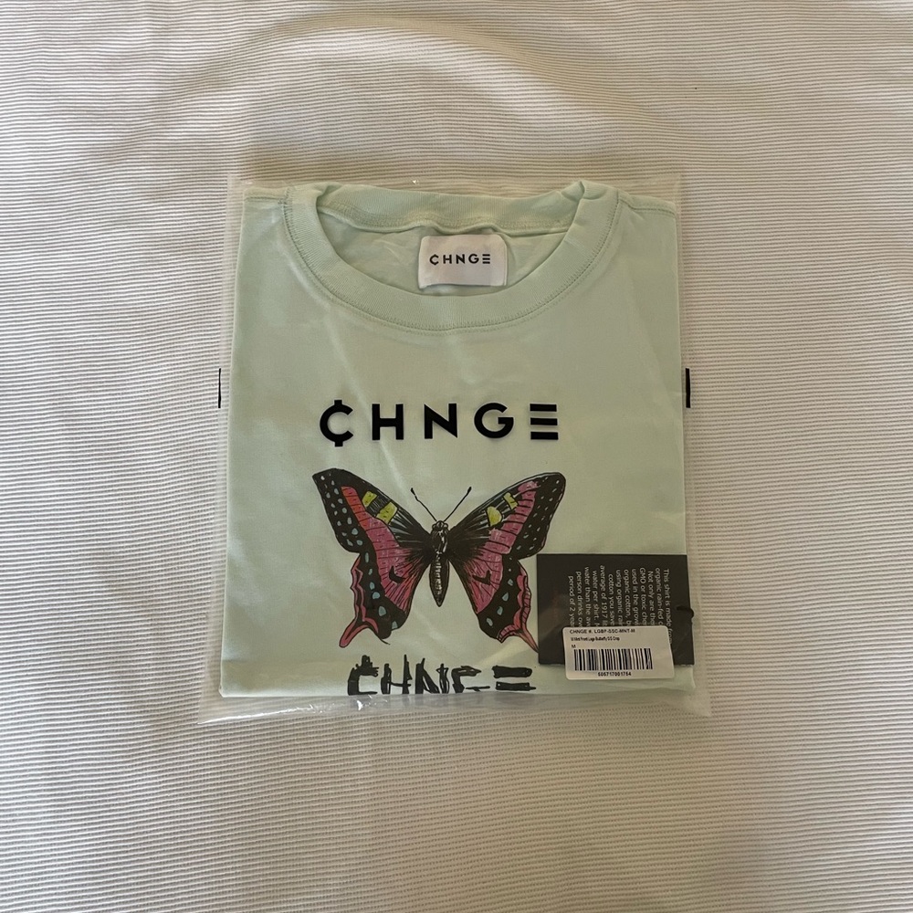 Chnge Cropped Butterfly Tee